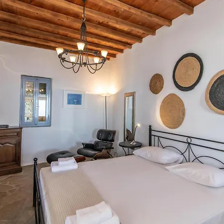Sylvia House * Arnados