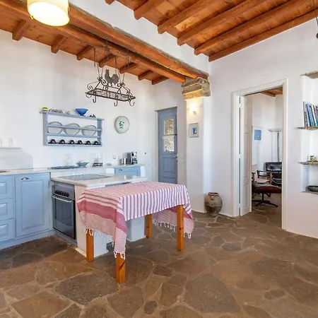 Sylvia House בית נופש *